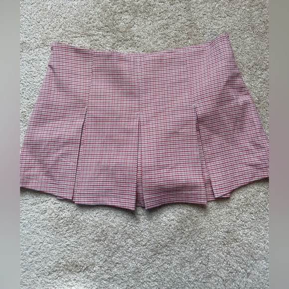 UO pleated skort - Picture 2 of 3